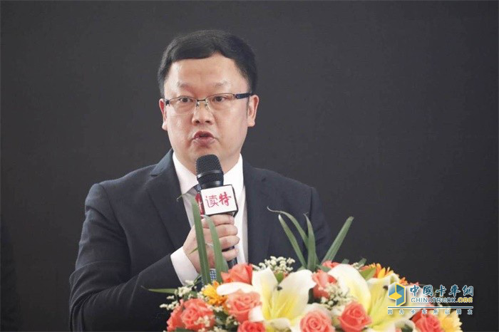 慶鈴集團公司總經(jīng)理 慶鈴股份公司董事長 羅宇光