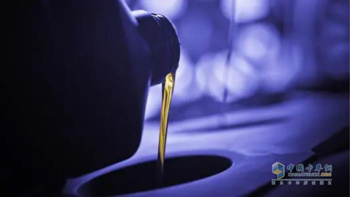 剎車油在整個(gè)過(guò)程中起到的是力傳遞的作用