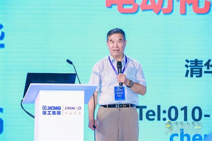 清華大學(xué)汽車研究所所長(zhǎng)，汽車安全與節(jié)能國家重點(diǎn)實(shí)驗(yàn)室副主任 陳全世