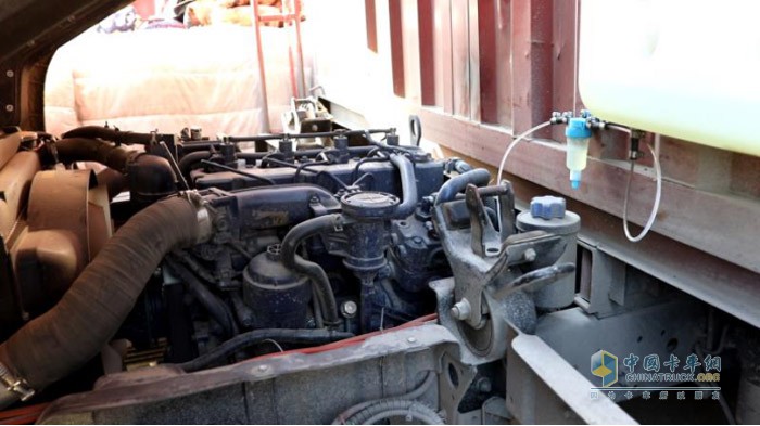 領(lǐng)航輕卡動(dòng)力足，大大提高運(yùn)輸效率