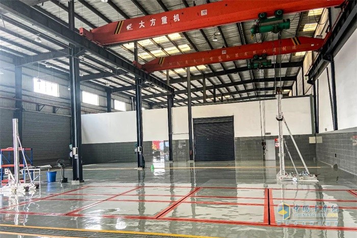 專用設(shè)備齊全的高標準工作間為客戶提供高質(zhì)量的售后服務