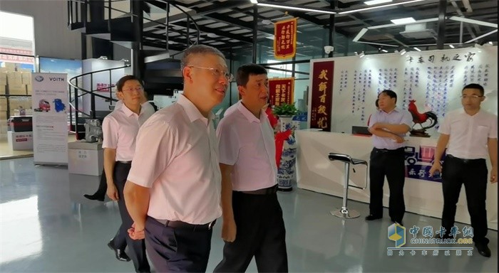 解放領導蒞臨樂行無憂成都卡車司機之家開展工作調研