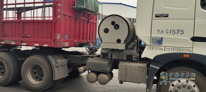 重汽豪沃燃氣車