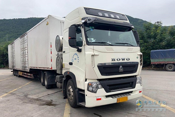 重汽豪沃LNG牽引車(chē)