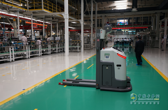 惠山工廠智能無(wú)人AGV車(chē)