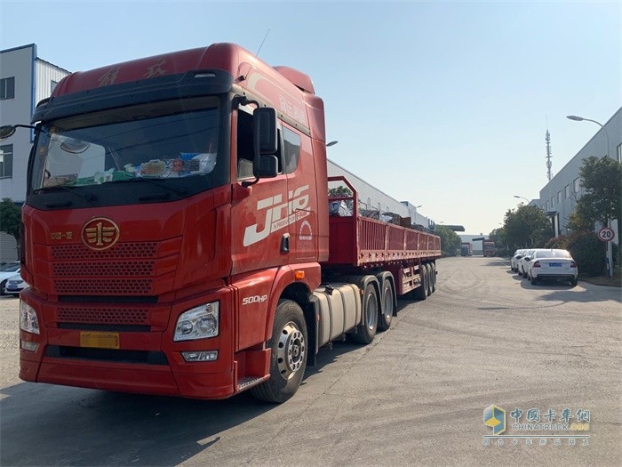 匡師傅的解放JH6牽引車(chē)