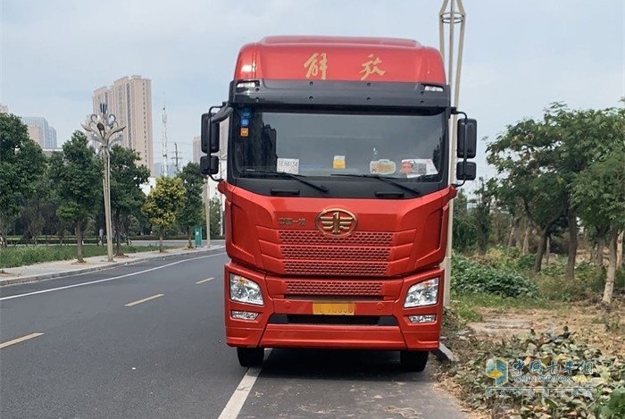 匡師傅的解放JH6牽引車(chē)