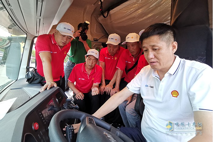 解放大力開(kāi)展科學(xué)的駕駛培訓(xùn)