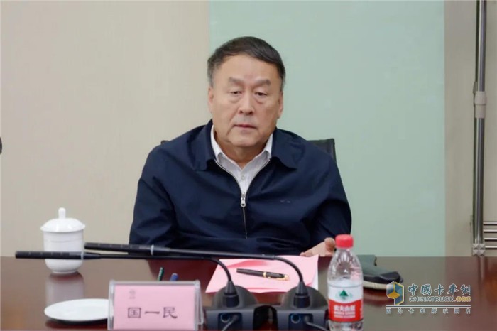中國工業(yè)經(jīng)濟(jì)聯(lián)合會(huì)考察組組長、國有重點(diǎn)大型企業(yè)監(jiān)事會(huì)原主席國一民