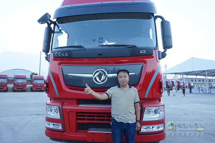 洛陽首批用戶宗克慶與東風(fēng)天龍KX國(guó)六600馬力車型