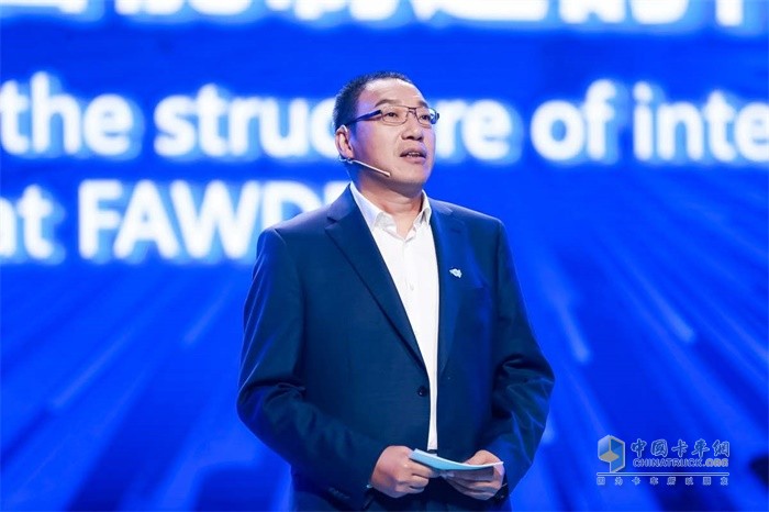 一汽解放發(fā)動(dòng)機(jī)事業(yè)部總經(jīng)理、黨委書記錢恒榮