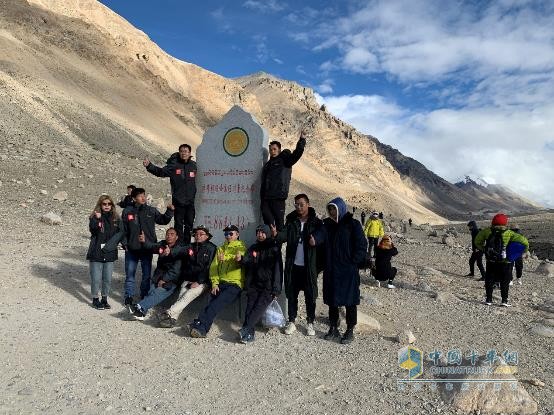 中國奧鈴成功抵達珠峰大本營