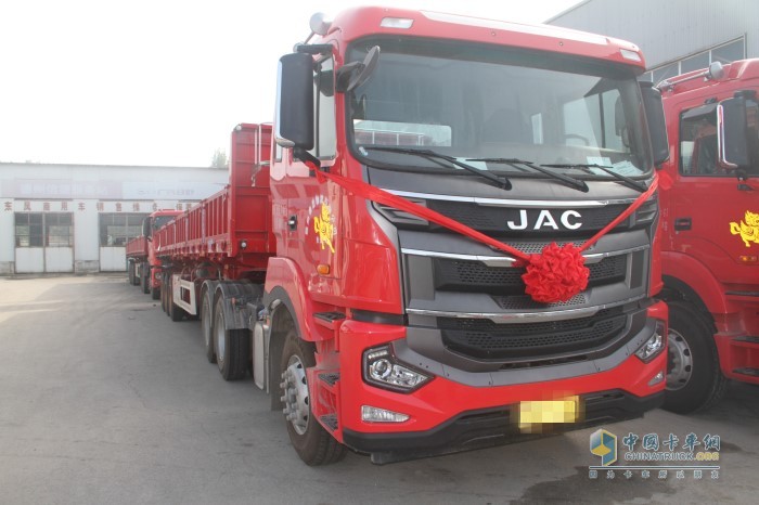 江淮格爾發(fā)A5W砂石料運(yùn)輸車