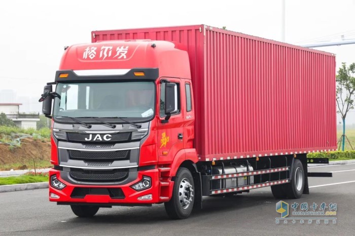 格爾發(fā)大單橋系列產(chǎn)品的中卡旗艦快遞車(chē)