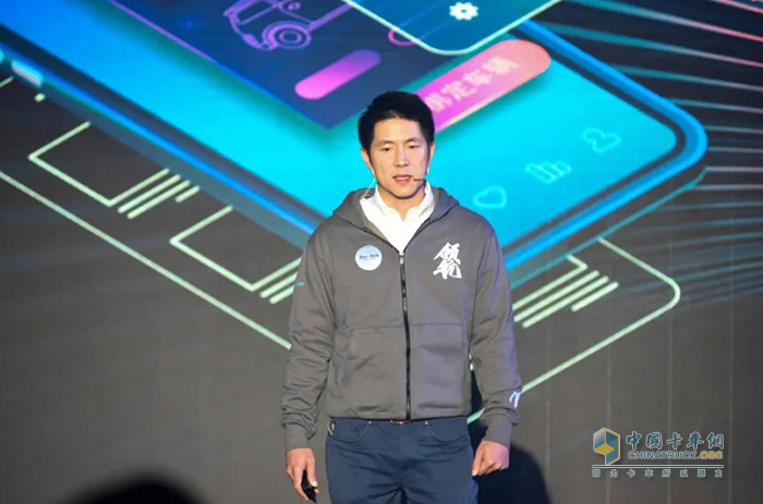 飛碟汽車研究院院長(zhǎng)史密斯