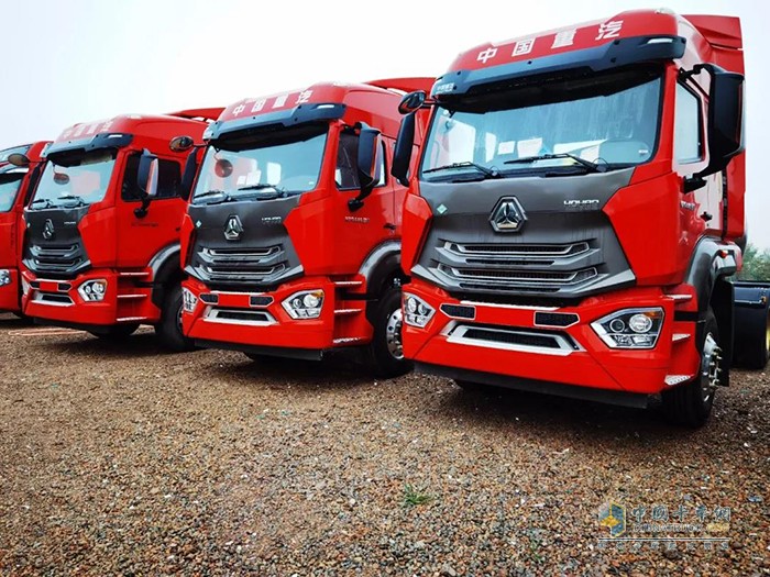 中國(guó)重汽豪瀚牽引車(chē)