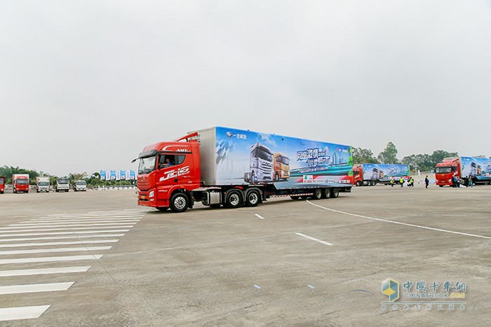 一汽集團(tuán)總經(jīng)理助理，一汽解放董事長、黨委書記胡漢杰