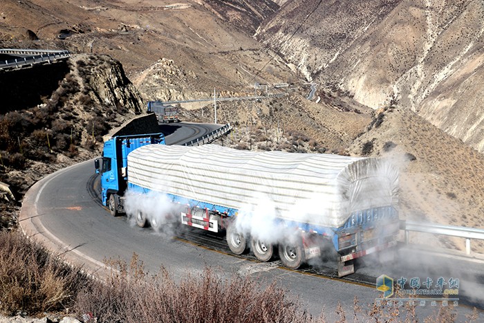 淋水制動導致路面形成暗冰