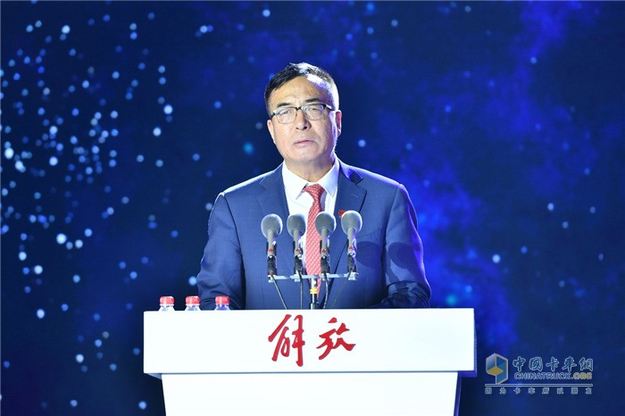 一汽解放總經(jīng)理助理、銷售公司總經(jīng)理、黨委書記王志才作2020年?duì)I銷工作報(bào)告