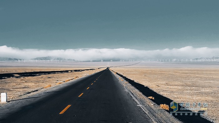 穿越43公里冰雪路長(zhǎng)下坡