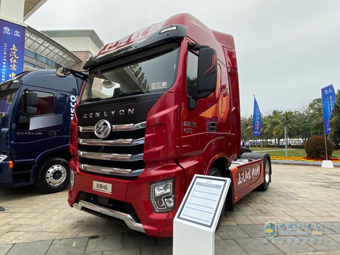 專為快遞運輸打造的紅巖杰獅H6 4X2牽引車
