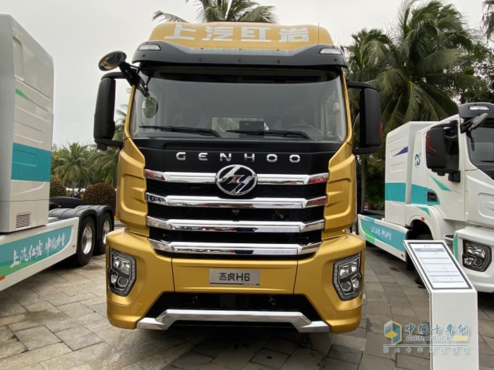 適用于煤炭、砂石料等大宗運輸?shù)募t巖杰虎H6牽引車