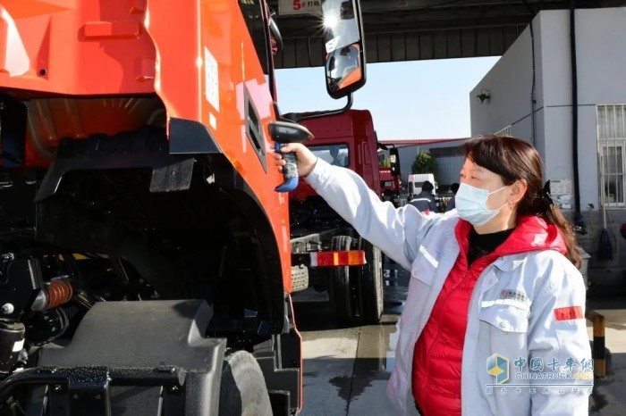 開展室內(nèi)室外消殺、設備點檢，做好工作準備