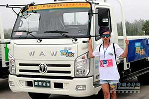 手握方向盤  飛碟汽車女司機(jī)的世界不止半邊天