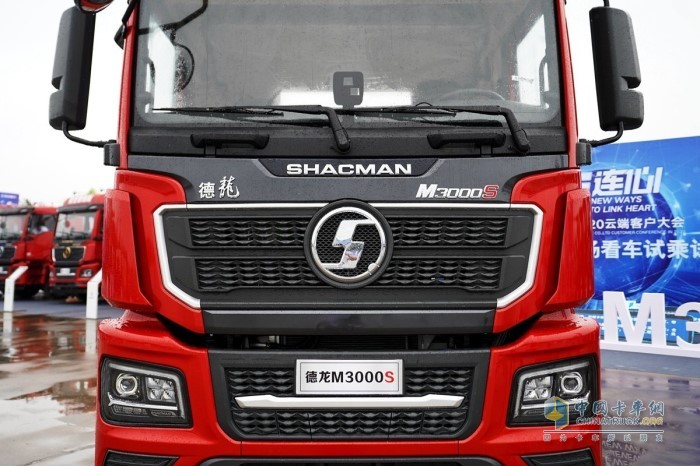 德龍M3000 S 6×4牽引車搭載車道偏離預警等主被動安全配置