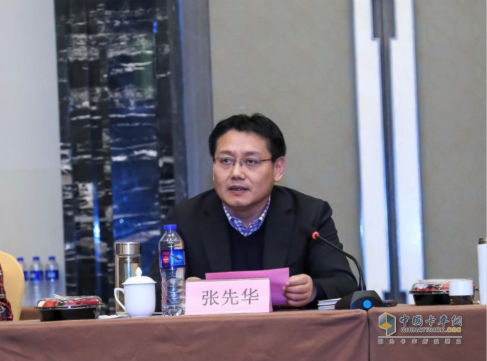 安徽江淮汽車集團(tuán)股份有限公司副總經(jīng)濟(jì)師，輕型商用車營銷公司黨委書記、總經(jīng)理張先華致歡迎辭