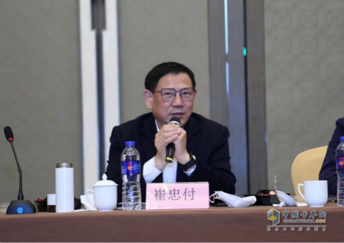 中國物流與采購聯(lián)合會(huì)副會(huì)長(zhǎng)兼秘書長(zhǎng)崔忠付發(fā)表總結(jié)講話