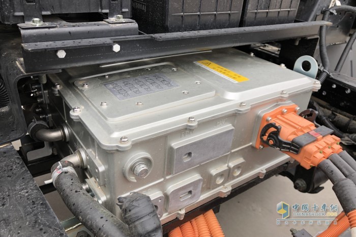 電控方面匹配的是來(lái)自北汽福田自家的電控系統(tǒng)