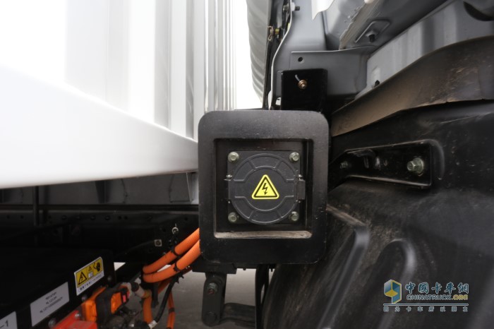 這款車(chē)電量從20%到80%僅需充電40分鐘即可