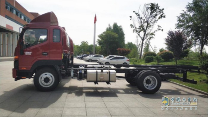 大金牛mini的靈活性更高，裝載力更強(qiáng)