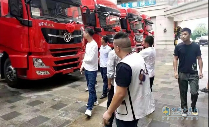 東風(fēng)商用車(chē)  天龍  牽引車(chē)