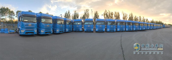 首批100臺中通定制版解放J7