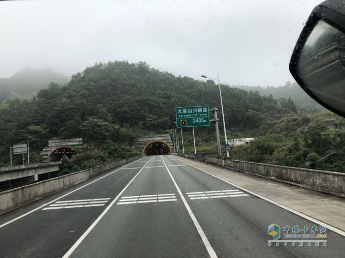 進(jìn)入湖南上坡地段，汕德卡G7爬山路都絲毫不費(fèi)力