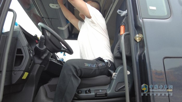 汕德卡G7氣囊減震座椅備受喜愛(ài)