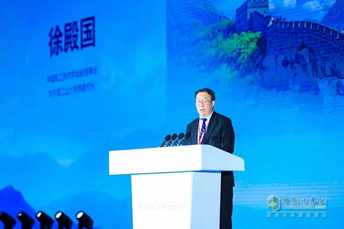 中國電工技術(shù)學(xué)會(huì)副理事長(zhǎng)、哈爾濱工業(yè)大學(xué)原副校長(zhǎng)徐殿國主持