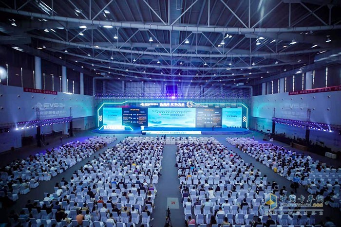 2000多位專業(yè)觀眾齊聚一堂，共議電動(dòng)汽車發(fā)展大計(jì)