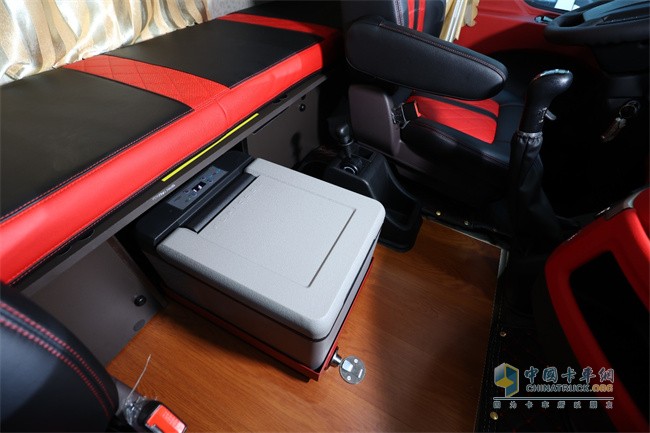 東風柳汽乘龍  房車