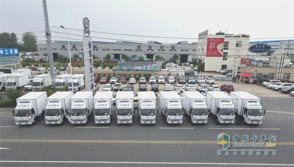 上汽輕卡  載貨車(chē)