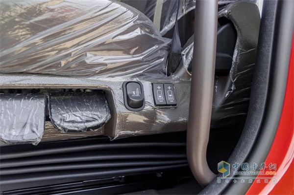 東風(fēng)柳汽乘龍  牽引車(chē)