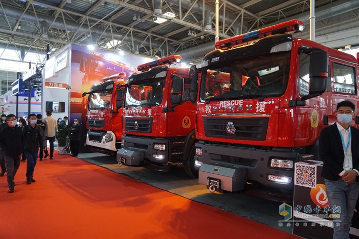 此次參展的消防裝備中，由中國重汽底盤改裝的專用車產(chǎn)品成為絕對主力