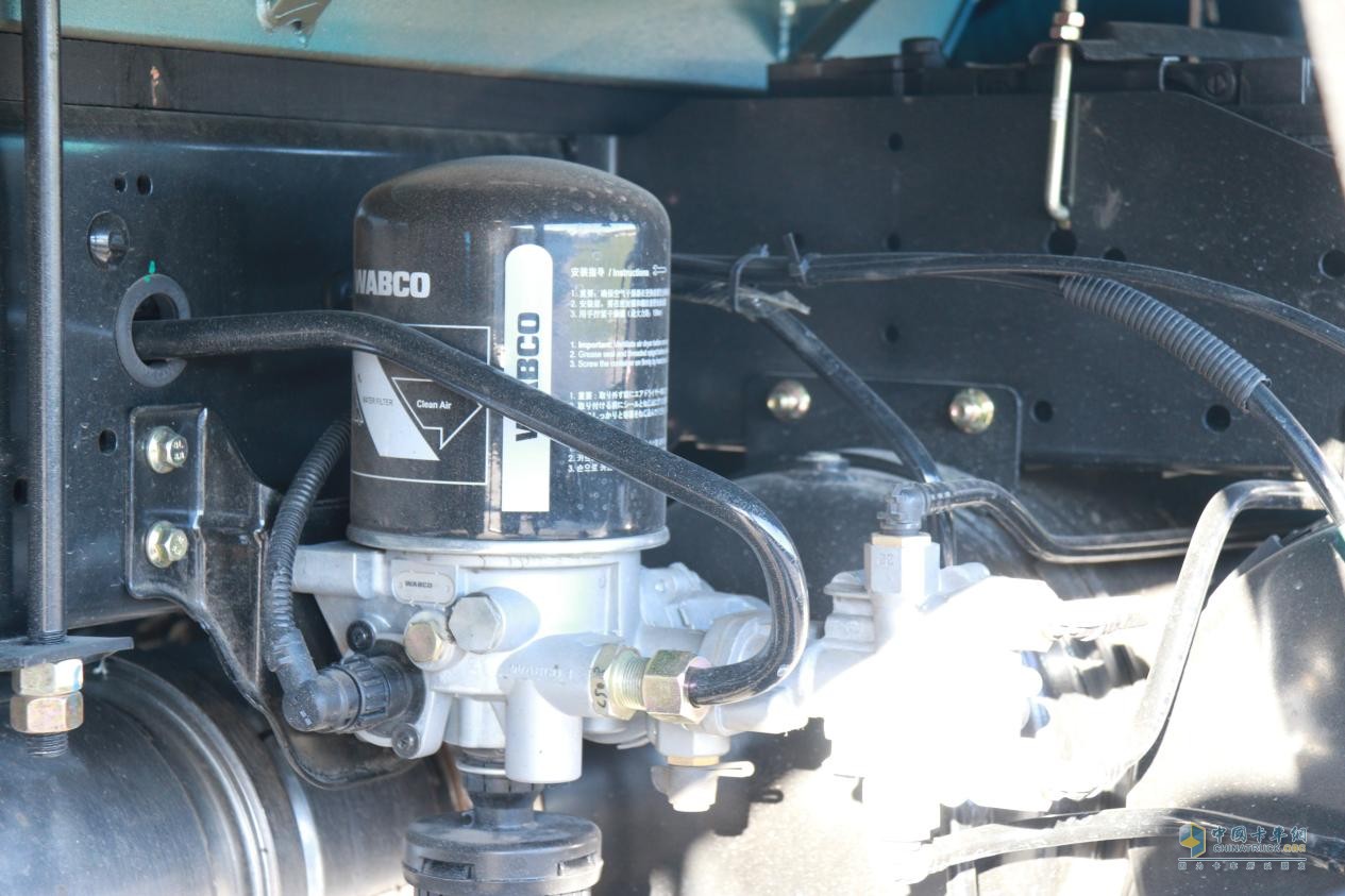 整車的空氣處理單元以及氣路閥門等部件都來自于品牌大廠威伯科