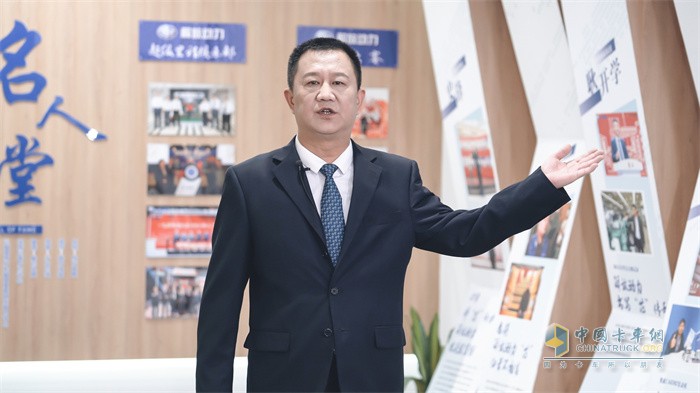 一汽解放發(fā)動機事業(yè)部副總經(jīng)理黃南翔