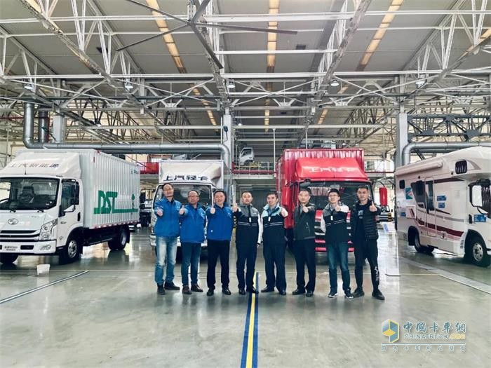 “大小正好 智富法寶”上汽輕卡100系列新品上市發(fā)布會將于11月17日全網(wǎng)直播