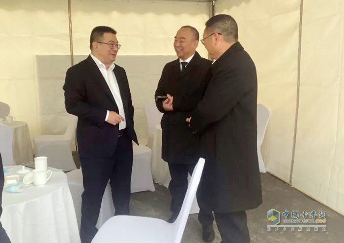 中國重汽成都商用車 中老鐵路 輕卡商用車