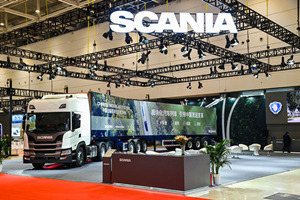 斯堪尼亞展出牽引車-雙掛車組合 模塊化汽車列車引領(lǐng)中國貨運(yùn)變革