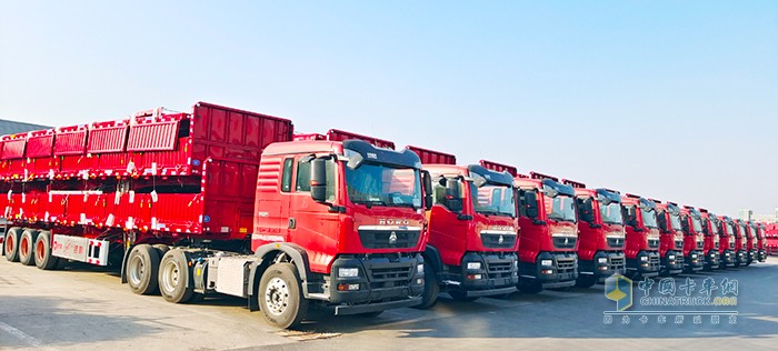 山東鑼響 側(cè)翻自卸半掛車 客戶批量定制